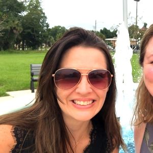 Meet your Posher, Ashley